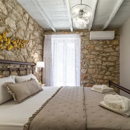 Stone House Vivári