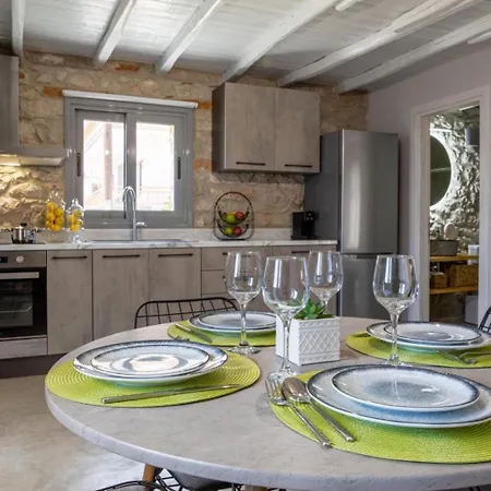 Stone House Βιβάρι