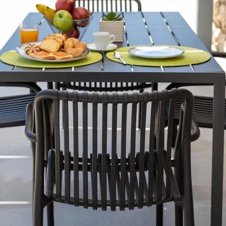 Stone House Βιβάρι