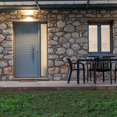 Feriehus Stone House *