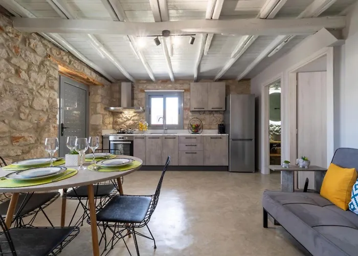 Stone House * Vivári