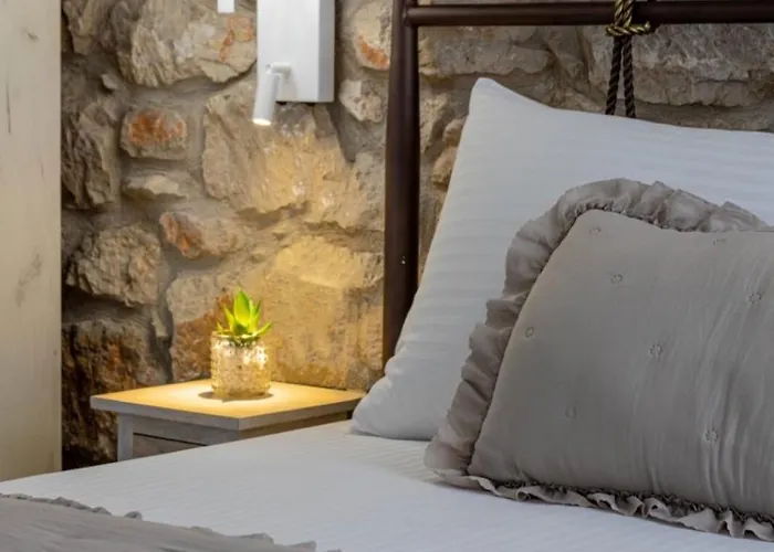 別荘 Stone House *