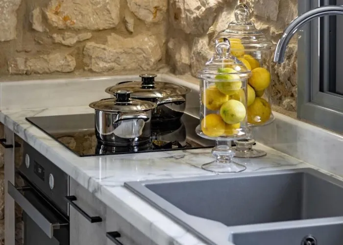 別荘 Stone House *